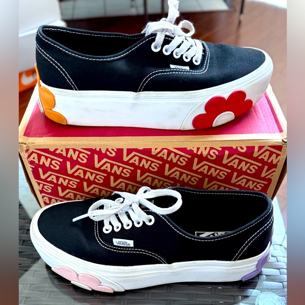 Vans Black with Multicolor Floral Women's Sneakers - Picture 4 of 4